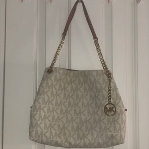 Michael Kors Jet Set purse